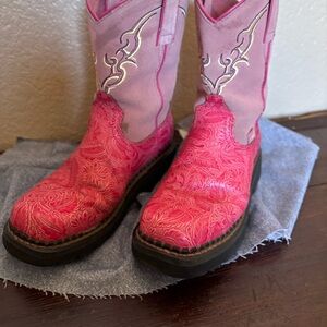 Justin cowboy boots in bubblegum pink